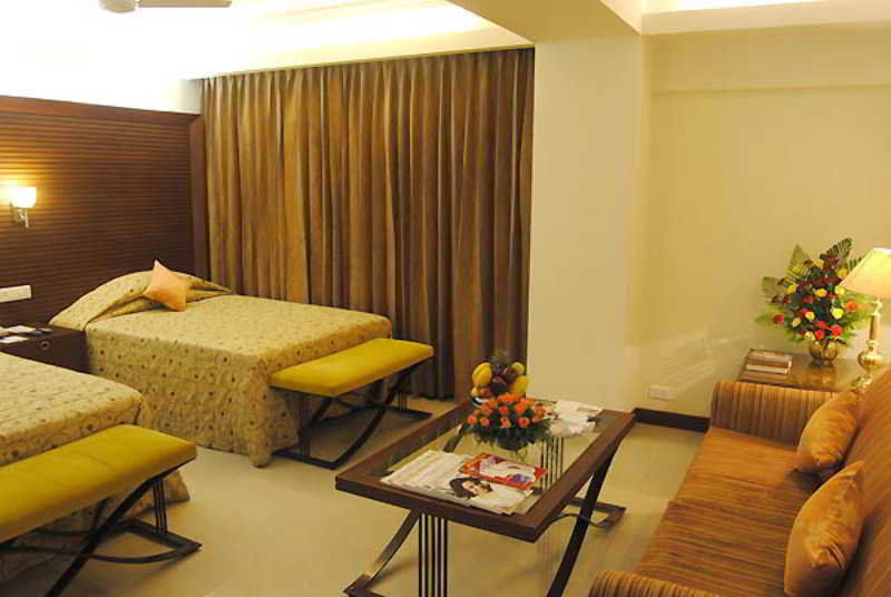 Breeze Hotel Ченнаи Экстерьер фото