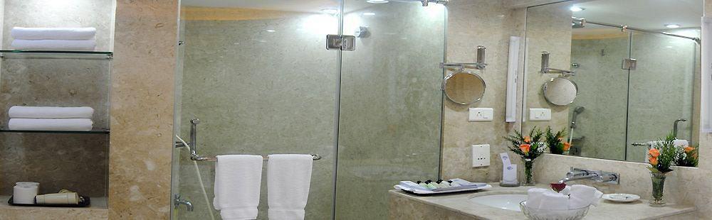 Breeze Hotel Ченнаи Экстерьер фото
